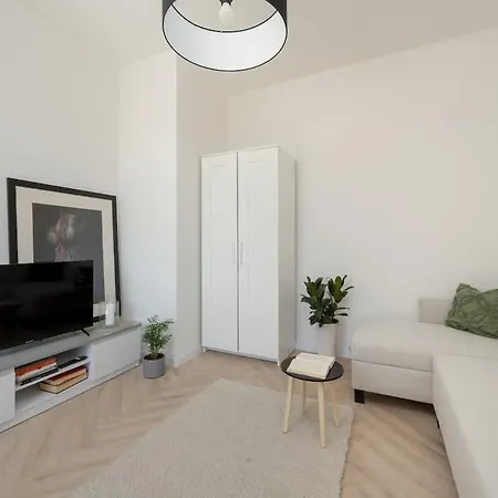 Appartement Rozbrat Pleasing Near The Market By Renters