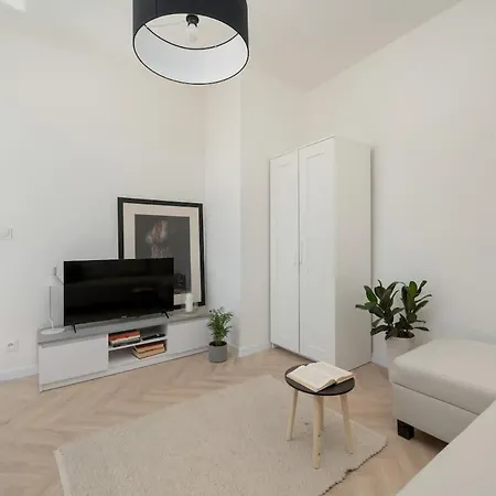 Appartement Rozbrat Pleasing Near The Market By Renters *
