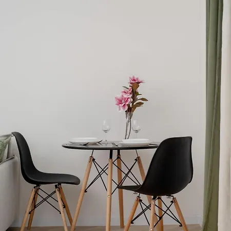 Rozbrat Pleasing Near The Market By Renters 아파트